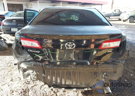 2013 Toyota Camry Se z USA, uszkodzony, nr VIN 4T1BF1FK7DU248973